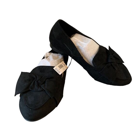 Torrid Women's Black Faux Suede Casual Slip On Front Twist Loafer Size 7 WW NEW - Picture 1 of 7